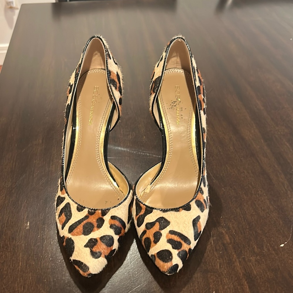 Leopard high heeled shoes